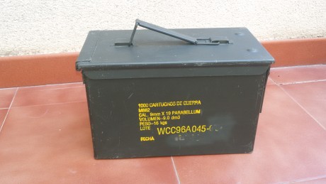 hola vendo estas estupendas cajas de munición para guardar armamento, material de airsoft o cualquier 12