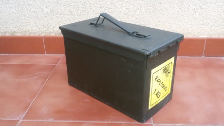 hola vendo estas estupendas cajas de munición para guardar armamento, material de airsoft o cualquier 10