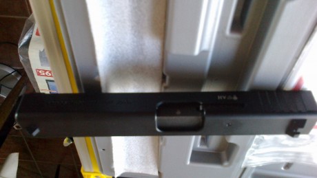 Vendo o cambio Glock 17 +kit del 22 solo estrenada 25 disparos con el 9mm y 25 disparos con el 22 Lr.

Las 10