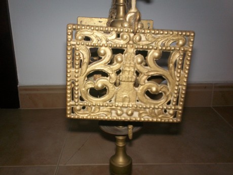 vendo belon de bronce en perfecto estado y completo 50 euros
 fasciculos n 44-47-55-56-93-97-136 de la 01