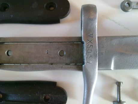 Hola alguien podría decirme algo de este arma? Se parece a la bayoneta italiana M 1891 aunque no es exactamente 81