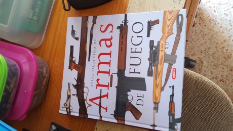 Pues vendo éste libro ,,estoy haciendo limpieza en casa. 

Precio 30 eur portes incluidos a peninsula 00