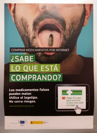 Precioso anuncio gubernamental ,en el que nos explican gráficamente ,que no hay que confundir munición 00
