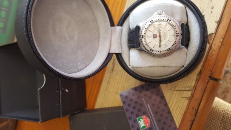 Tal HEUER serie s/l
 PRECIO 400 EUROS PORTES INCLUIDOS A PENINSULA  

corona atornillada 
Sumergible 200 00
