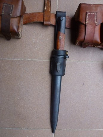 Buenas, vendo lote original ejercito yugoslavo. JNA
-Bayoneta M-48:De procedencia yugoslava y fabricada 01