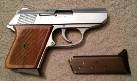   Hola chic@s!
Vendo en Madrid una Röhm RG9 de las de antes, en muy buen estado. Marcajes de Ulm/1980. 02