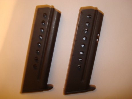  DSC06708.JPG 

Cargadores originales para Sig-Sauer 220 en 9mmP . Hay uno de cada tipo, uno de retenida 00