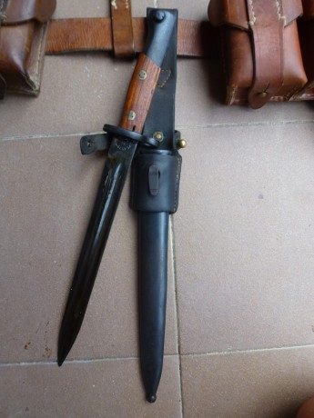 Buenas, vendo lote original ejercito yugoslavo. JNA
-Bayoneta M-48:De procedencia yugoslava y fabricada 11