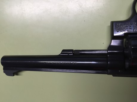 Vendo una Smith and wesson del calibre 22 como nueva, lleva cachas anatómicas y es un arma muy bonita 00