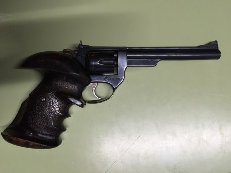 Vendo un arma tan conocida y de reconocido prestigio como el revolver Astra cadix del calibre 32, es un 01