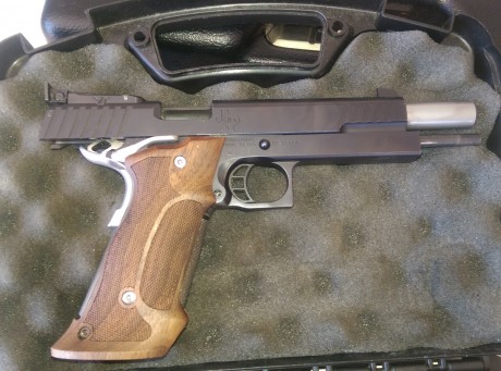 Por motivos personales vendo mis armas.

.-benelli word cup mp 90 s.............................750 eu
Esta 10
