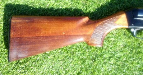 Benelli sl121 urbino italy. Cañón de 71cm fijo de 3 estrellas. Tiene muy pocos tiros, jamás se ha encasquillado. 10