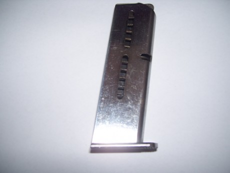Hola a todos

vendo un monton de cargadores de pistolas y de subfusiles STAR , nuevos y usados , hay de 131