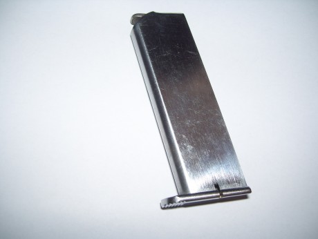 Hola a todos

vendo un monton de cargadores de pistolas y de subfusiles STAR , nuevos y usados , hay de 130