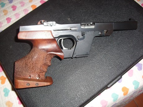Buenas a tod@s , pues eso vendo Walther GSP 22 , con sus años pero apenas sin uso , empuñadura mediana 00