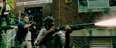 Compañeros,

En vista de las ganas de algunos (Elcafe, Wilcow, Vrakk, etc) por adivinar armas de películas 70