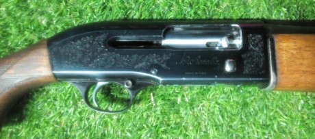Beretta A 301. Cañón de 71cm fijo de 2 estrellas. Tiene muy poco uso, jamás se ha encasquillado. Esta 20