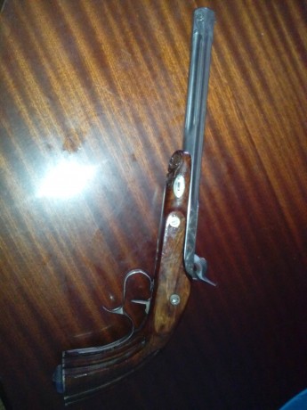 Saludos foreros:
Pongo a la venta una pistola RS del calibre 44. Es un arma magnífica,muy bien conservada 11
