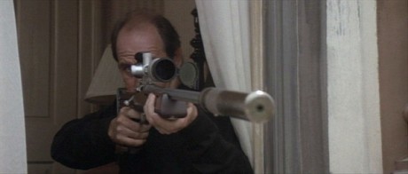 Compañeros,

En vista de las ganas de algunos (Elcafe, Wilcow, Vrakk, etc) por adivinar armas de películas 120