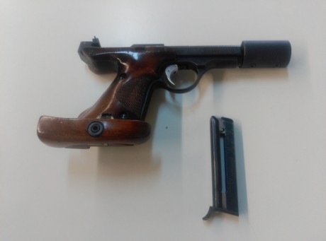 Pistola de un amigo que me ha pedido el favor, y pese a no ser mía una pistola muy especial para mí, ya 01