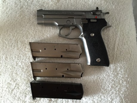 Hola a todos pongo a la venta la pistola de un compañero esta impecable, se encuentra en Asturias.
Astra 00