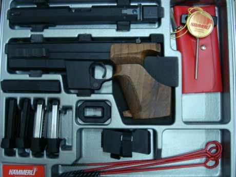 Hola, un compañero vende esta pistola, casi sin uso, como nueva, calibres 22 y 32

saludos 01
