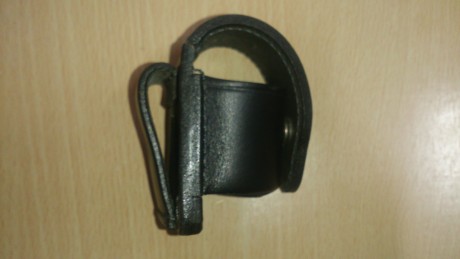 Buenas,

    Vendo  portacargador de revolver en piel marca ROAL. Está sin usar.

    11 € envío a península 00