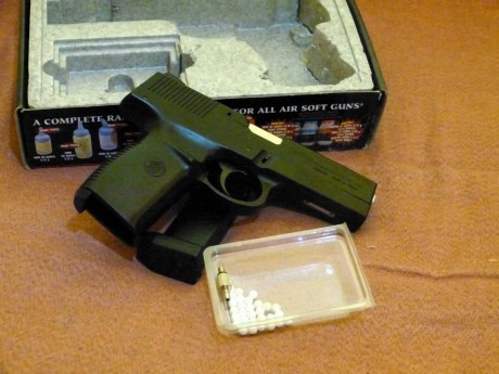 Buenas, presento a  la venta esta pistola de airsoft. No es mia y el  airsoft es algo de lo que no tengo 02