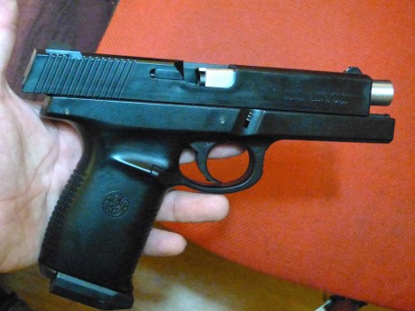 Buenas, presento a  la venta esta pistola de airsoft. No es mia y el  airsoft es algo de lo que no tengo 00