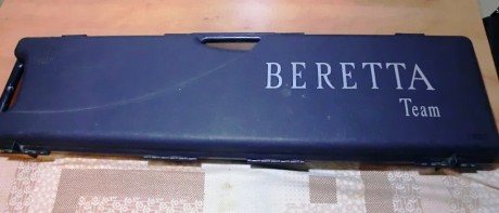 Vendo estuche Beretta  para  escopetas superpuesta o paralela, en buen estado. 
Zona de cañones  88 cms 01