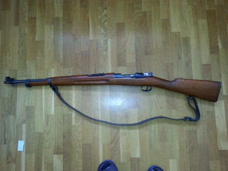 Vendo rifle Carl Gustav calibre 6´5x55. Esta fabricado en el año 1941.Tiene el cerrojo curvo y llevacubrepunto.
Su 00