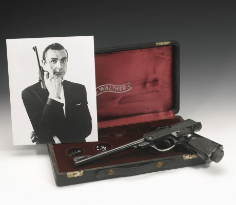 Vendo la pistola de las fotografias, en maletin original, toda en acero, de los 70, sin uso, pertence 80