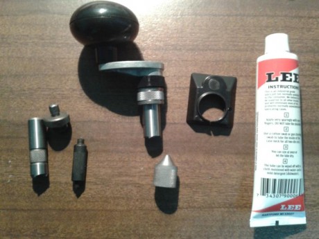 Incluye la nueva prensa Breech Lock Chalenger Press.
    Incorpora un bushing.
    Completo sistema para 31