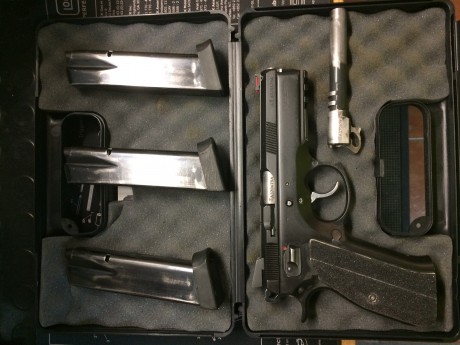Se vende cz sp 01 shadow,Cal. 9mmpb con tres cargadores . Perfecto estado y pocos tiros. Perfecta para 02