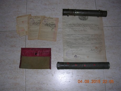 Vendo  unos documentos militares de licencia,  y autotizacion de uso de la medalla de la Campaña de África 10