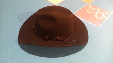 Pongo a la venta varias prendas para las CAS.  Por error al coger la talla al comprarlos en USA y completamente 10