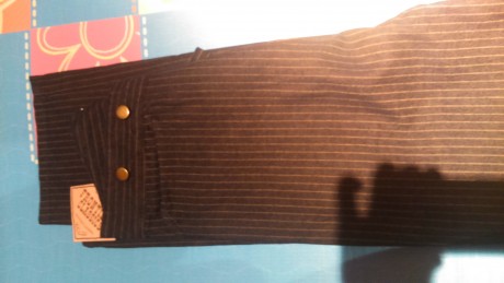 Pongo a la venta varias prendas para las CAS.  Por error al coger la talla al comprarlos en USA y completamente 40