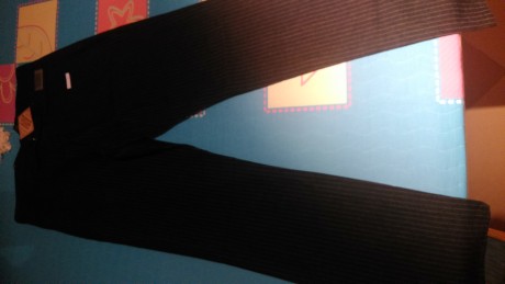 Pongo a la venta varias prendas para las CAS.  Por error al coger la talla al comprarlos en USA y completamente 51