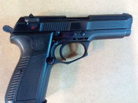 Vendo Llama M82 en muy buen estado , calibre 9P y guiada en F. La vendo por no usarla ,desde que es mía 01