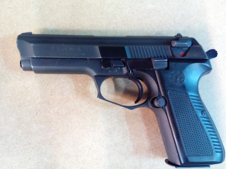 Vendo Llama M82 en muy buen estado , calibre 9P y guiada en F. La vendo por no usarla ,desde que es mía 00