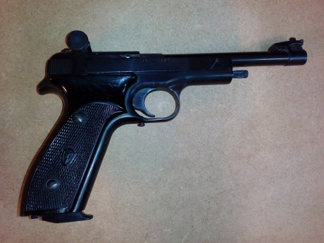Vendo Vostok Margolin "Made in USSR" , pistola mítica campeona olímpica en su tiempo , calibre 01