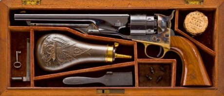 Navegando por la red, me ha sorprendido encontrar,  aunciado para subasta, el revolver del que adjunto 02