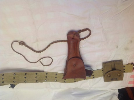 Vendo replicas II War  por 175 € todo el conjunto con portes incluidos en Peninsula
Portacargadores.  01