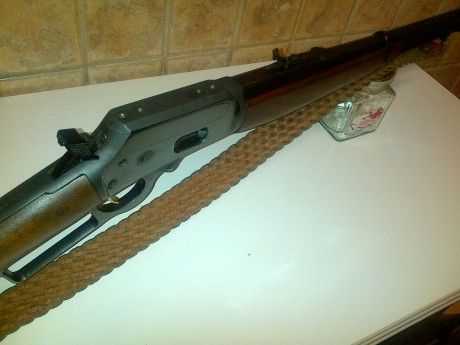 Buenas noches,

Vendo rifle de palanca Marlin en calibre 44 Mag.
El precio es de 500 € portes no incluidos. 02