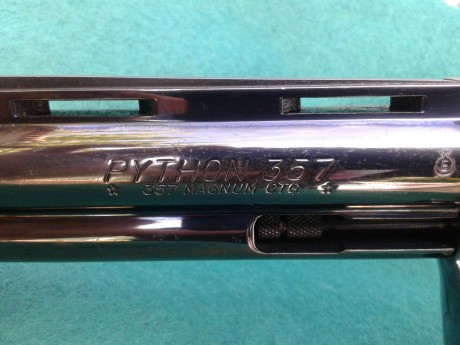 Buenas noches

Pongo a la venta un precioso Colt Phyton de 6" en calibre 357 Magnum.

El revólver 10