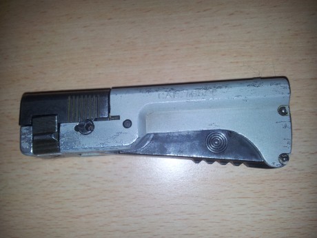 Vendo pistola pressin cal 7,65 pressin, o cambio por visor de rececho valor similar.
funciona perfectamente, 01