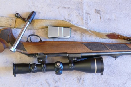 -	Rifle Sako 75 Hunter Cal. 30.06 (gatillo con pelo) y (cerrojo de tres tetones) = 1400 €
-	Anillas Sako 20