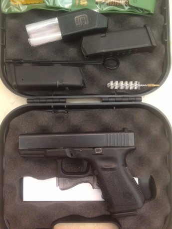 Vendo GLOCK 19 de 3ª Generación, en perfecto estado, ni golpes, ni arañazos, ni nada por el estilo; se 10