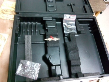 Vendo maletín origina Walther gsp, en perfecto estado .
Para llevar la pistola y el kit del otro carro 01