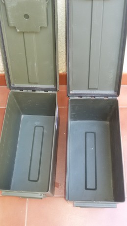 Caja metalica de municion, ideal para guardar tu municion o cualquier cosa, totalmente estanca sus medidas 130